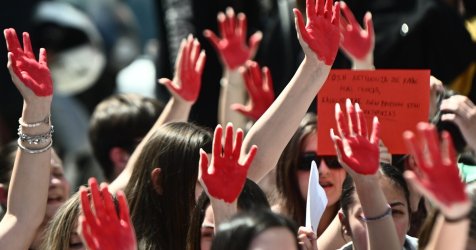 Τρεις γυναίκες δολοφονήθηκαν με 72 μαχαιριές σε 15 μέρες: Η Βασιλική, η Μαρία και η Αντιγόνη
