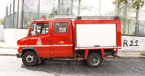 Ρομά επιτέθηκαν σε πυροσβέστες στον Ασπρόπυργο: «Προσπάθησαν να αρπάξουν το όχημα»