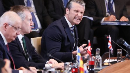 Σφοδρή επίθεση Χέγκσεθ κατά των Ευρωπαίων εταίρων από τη Σύνοδο Υπουργών Άμυνας του ΝΑΤΟ – Εξάμηνη αναθεώρηση για βάσεις και δυνάμεις των ΗΠΑ στην Ευρώπη