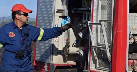 Φωτιά τώρα στα Σπάτα – Καίει κοντά στο αεροδρόμιο
