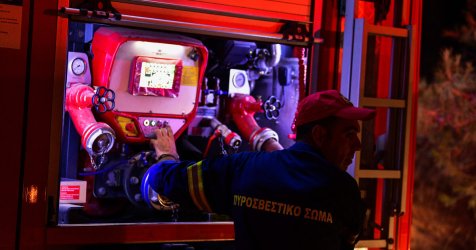 Φωτιά στην Κερατέα: Κλιμάκιο της ΔΑΕΕ στην περιοχή – Οριοθετήθηκε σε μία ώρα (Βίντεο)