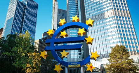 ΕΚΤ: «Ο πληθωρισμός θα μείνει πάνω από το 2% για αρκετό διάστημα»