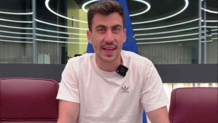 Φειδίας Παναγιώτου: Ψάχνει αστυνομικούς για τη φρουρά του και καλεί τους ενδιαφερόμενους να στείλουν βιογραφικό (Βίντεο)