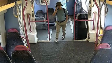 Bρετανία: Οργή για 50χρονο που αποπειράθηκε να βιάσει ανήλικη σε συρμό με προορισμό το Λονδίνο (Βίντεο)