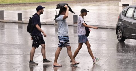 Έρχεται μίνι κακοκαιρία με ισχυρές βροχές ακόμη και χαλάζι – Δύσκολα 24ωρα με ισχυρούς ανέμους