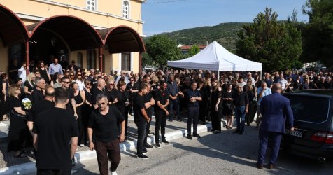 «Συγκίνηση και Αναμνήσεις: Το Τελευταίο Αντίο στον Θρυλικό Τάκη Γκώνια»
