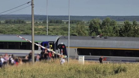 Σύγκρουση τρένων στην Πολωνία – Αναφορές για τραυματίες (Εικόνες & Βίντεο)