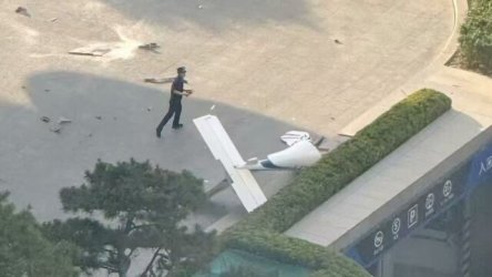 Πεκίνο: Μικρό αεροπλάνο προσέκρουσε στον ψηλότερο ουρανοξύστη του Πεκίνου (Εικόνες & Βίντεο)