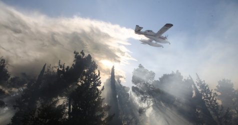 «Φωτιά στο Δερβένι: Οι φλόγες πλησιάζουν επικίνδυνα τα σπίτια στη Λητή – Συναγερμός για Μελισσοχώρι (Εικόνες, βίντεο)»