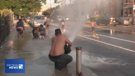 “Καίγεται” η Νέα Υόρκη: Στους 46 βαθμούς φτάνει η θερμοκρασία εξαιτίας του κύματος καύσωνα – Αλλαγές στους εορτασμούς της 4ης Ιουλίου
