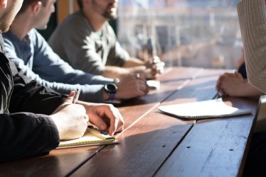 ΟΟΣΑ: Κερδίζει έδαφος το brain gain στην Ελλάδα – Το νέο προφίλ της διασποράς