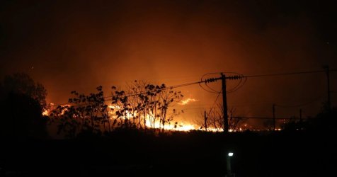 Φωτιά στο Ωραιόκαστρο: Εκκενώνεται ίδρυμα χρόνιων παθήσεων – «Κοντά στα σπίτια οι φλόγες» (βίντεο)