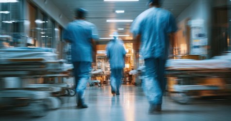 Βαρέα Υγειονομικών: Τι πρέπει να κάνουν οι 55χρονοι – Οι μειώσεις αποδοχών