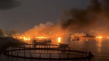 Οι ΗΠΑ χτυπούν ξανά το Ιράν: Μπαράζ πληγμάτων κοντά στα Στενά του Ορμούζ – Ο Τραμπ απειλεί με “πολύ χειρότερα”, η Τεχεράνη προαναγγέλλει μαζικά αντίποινα (Εικόνες & Βίντεο)