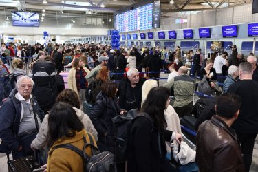 Αεροδρόμια: Η Ελλάδα και άλλες 8 χώρες ζητούν χαλάρωση στους συνοριακούς ελέγχους