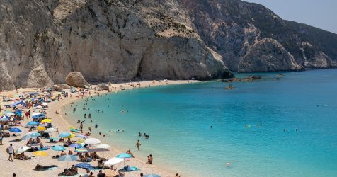 Καλοκαιρινή άδεια: Πόσες μέρες μπορείτε να ζητήσετε – Η «παγίδα» με το σπάσιμο