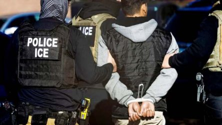 ΗΠΑ: Ο Τραμπ ζητά από την ICE να συνεχίσει τους οδικούς ελέγχους μετά την προσωρινή αναστολή τους, λόγω του θανάτου δύο πολιτών