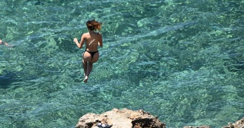 Καμίνι η χώρα: Κορυφώνεται το κύμα ζέστης – Πού θα δείξει 40 βαθμούς το θερμόμετρο