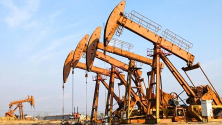 Πετρέλαιο: Σε τροχιά για εβδομαδιαία άνοδο 12% – Ανησυχίες λόγω της κλιμάκωσης στη Μέση Ανατολή