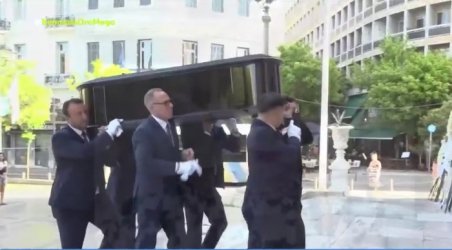 Μάρω Κοντού: Σε κλίμα συγκίνησης το τελευταίο «αντίο» (βίντεο, φωτογραφίες)