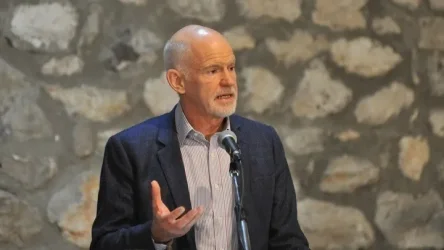 Γ. Παπανδρέου: Ο Μητσοτάκης μετέτρεψε το Μαξίμου σε κέντρο διανομής δημόσιου χρήματος