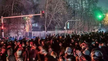 Ιράν: Δύο άνδρες εκτελέστηκαν δι’ απαγχονισμού – Θεωρήθηκαν υπεύθυνοι για τον θάνατο αστυνομικών στη διάρκεια αντικυβερνητικών διαδηλώσεων
