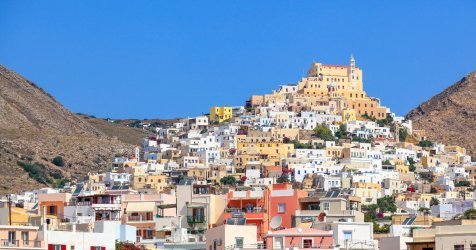 Σύρος: Μυστήριο γύρω από τη δολοφονία 42χρονης διασώστριας του ΕΚΑΒ – «Ήρθε να μας ληστέψει»