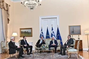 52 χρόνια Δημοκρατίας: Μήνυμα ενότητας από τον Τασούλα – Η δεξίωση στο Προεδρικό με φόντο την κακοκαιρία