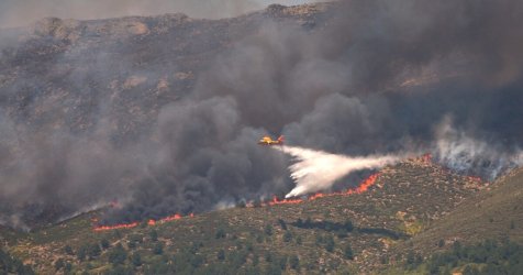 Πύρινος εφιάλτης σε Ισπανία και Γαλλία: Ελληνικά Canadair στη μάχη – 200.000 πολίτες έφυγαν από τα σπίτια τους