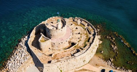 Ρόδος: Άγριος ξυλοδαρμός και ληστεία 19χρονου Νορβηγού έξω από μπαρ