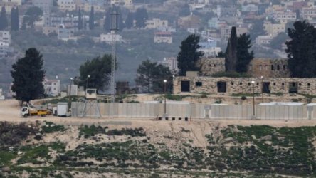 Δυτική Όχθη: Ισραηλινοί έποικοι επέδραμαν κατά παλαιστινιακών χωριών και πυρπόλησαν δύο τεμένη