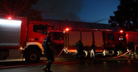 Φωτιά σε εργοστάσιο στο Παναιτώλιο Αιτωλοακαρνανίας