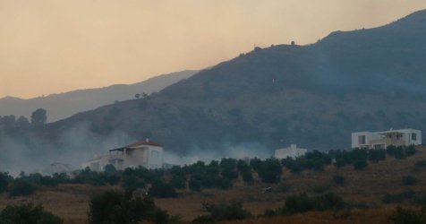 Φωτιά στο Ρέθυμνο: Μέτωπο άνω των 15 χλμ. και άνεμοι έως 11 μποφόρ – Εφιαλτικές συνθήκες