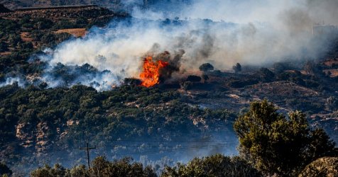 LIVE: Δραματικές μάχες με τις φλόγες στο Ρέθυμνο – Πύρινα μέτωπα σε Άνδρο, Πάρο, Κάλυμνο