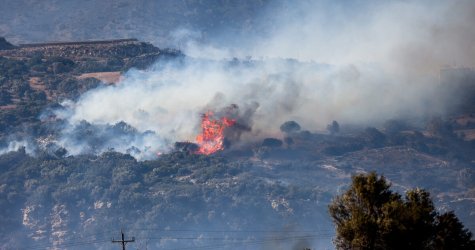 Δύσκολη η φωτιά στη Βοιωτία: Νέα 112 για εκκενώσεις – Χωρίς εναέρια το Ρέθυμνο  – LIVE BLOG