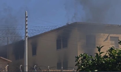Φωτιά στις φυλακές Κορυδαλλού: Κρατούμενοι έκαψαν στρώματα – Βίντεο