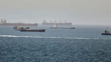 Στενά του Ορμούζ: Οι Φρουροί της Επανάστασης ανακοίνωσαν ότι έπληξαν δύο τάνκερ που έπλεαν υπό αμερικανική συνοδεία