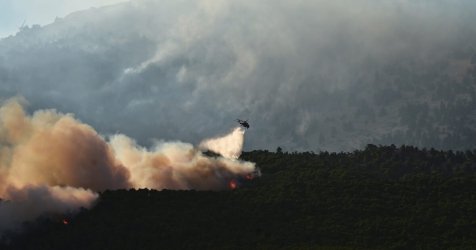 «Τίποτα δεν έχει λήξει»: Προειδοποιεί η Πυροσβεστική για δύσκολη νύχτα στο Πόρτο Γερμενό