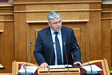 ΝΙΚΗ: Η χώρα καίγεται και ο κ. Μητσοτάκης αυτοθαυμάζεται