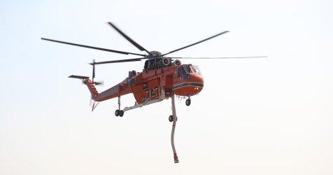 Σύγκρουση ελικοπτέρων στην Ψάθα: Δύο νεκροί και δύο τραυματίες – Η ανακοίνωση Πυροσβεστικής