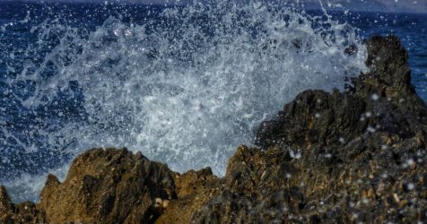 Καιρός: Εξασθενούν οι άνεμοι, αλλά παραμένει πολύ υψηλός ο κίνδυνος πυρκαγιάς τη Δευτέρα