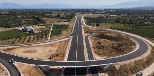 Φωτιά στην Ηλεία: Κλειστή η Ολυμπία Οδός προς Πύργο