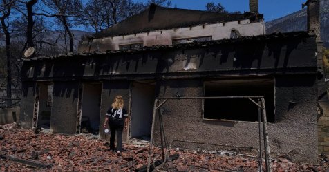 Σβήνουν τα μέτωπα, φουντώνει η οργή: Κραυγή απόγνωσης από πολίτες που έχασαν το βιος τους