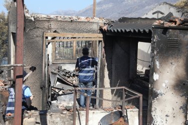 Καμένα και κατεδαφιστέα ένα στα δύο σπίτια στο Πόρτο Γερμενό – Τι δείχνουν οι πρώτες καταγραφές (Βίντεο)