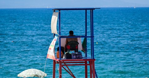 «Παλεύαμε επί 15 λεπτά να την επαναφέρουμε» – Πώς έγινε η τραγωδία στα Μάλια με τη μητέρα που πνίγηκε