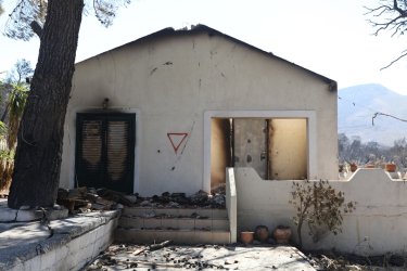 Αποζημιώσεις έως 150.000 ευρώ για κάθε καμένο σπίτι – Από Δευτέρα οι αιτήσεις για τα πρώτα επιδόματα