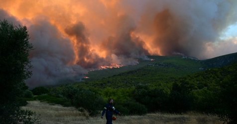 Φωτιά στη Βοιωτία: Πώς κατέληξαν στη φυλακή ο Δήμαρχος Στυλίδας και ο επιχειρηματίας μετά από μαραθώνιες απολογίες