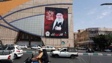 Ιράν: Σκληρή στάση στο Στενό του Ορμούζ – Τραμπ: ‘Μοιάζει με παρτίδα σκακιού