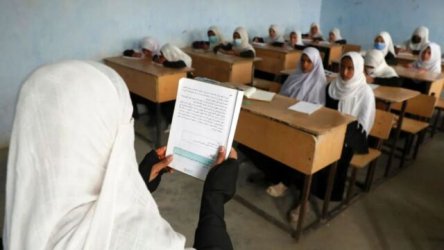 Αφγανιστάν: Περίπου 2,4 εκατομμύρια κορίτσια στερούνται τη δευτεροβάθμια εκπαίδευση – Τι δείχνουν τα στοιχεία της UNESCO