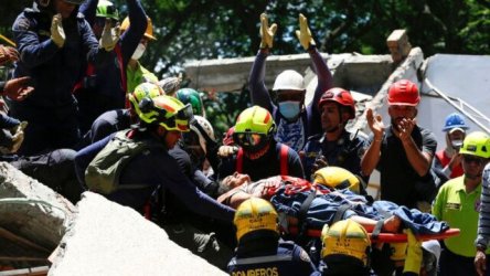 Κολομβία: Πάνω από 250 νεκροί από τον σεισμό των 7,4 Ρίχτερ – Μάχη με τον χρόνο στα συντρίμμια, ακόμα και με γυμνά χέρια ψάχνουν για επιζώντες (Βίντεο)
